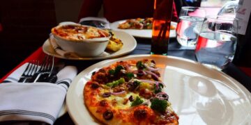The Ultimate Pizza Experience in Bayside: What to Order 1 Pizza